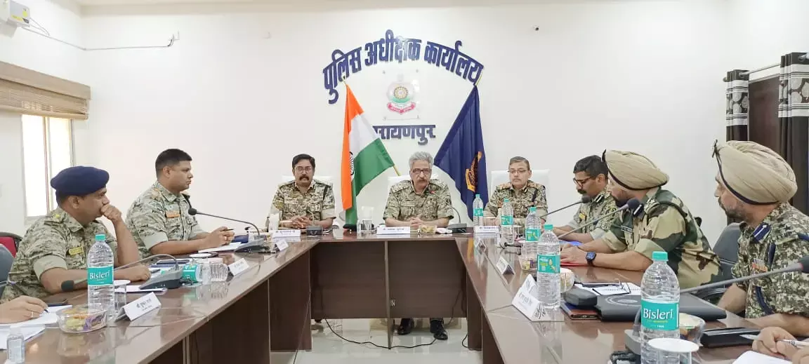 Anti Naxal Operation in Chhattisgarh: नक्सलियों के खिलाफ तेज होगा ऑपरेशन : डीजीपी अशोक जुनेजा ने अर्द्धसैनिक बलों के साथ की जॉइंट मीटिंग, जवानों को सतर्क रहने कहा