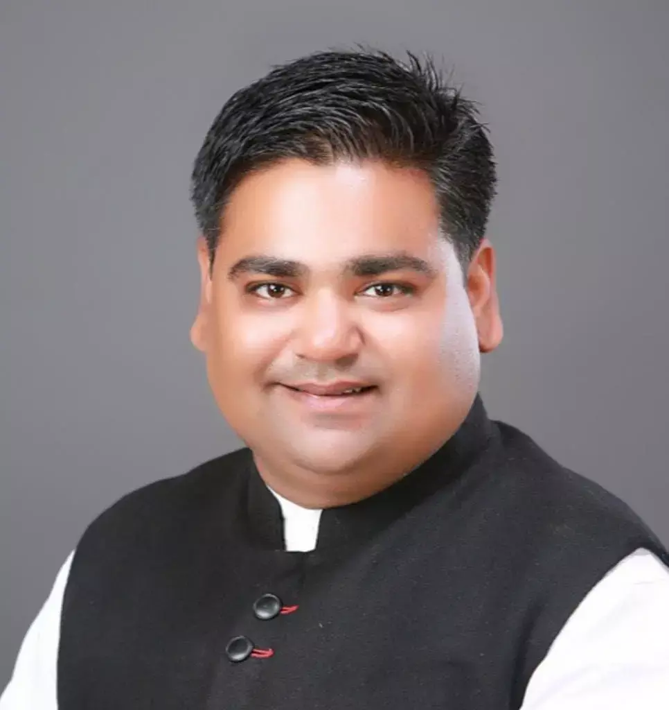 कांग्रेस में पूर्व जज की सुनवाई नहीं : यूथ कांग्रेस चुनाव में पूर्व सिविल जज ने री-काउंटिंग की मांग रखी, चार माह बाद भी फैसला नहीं