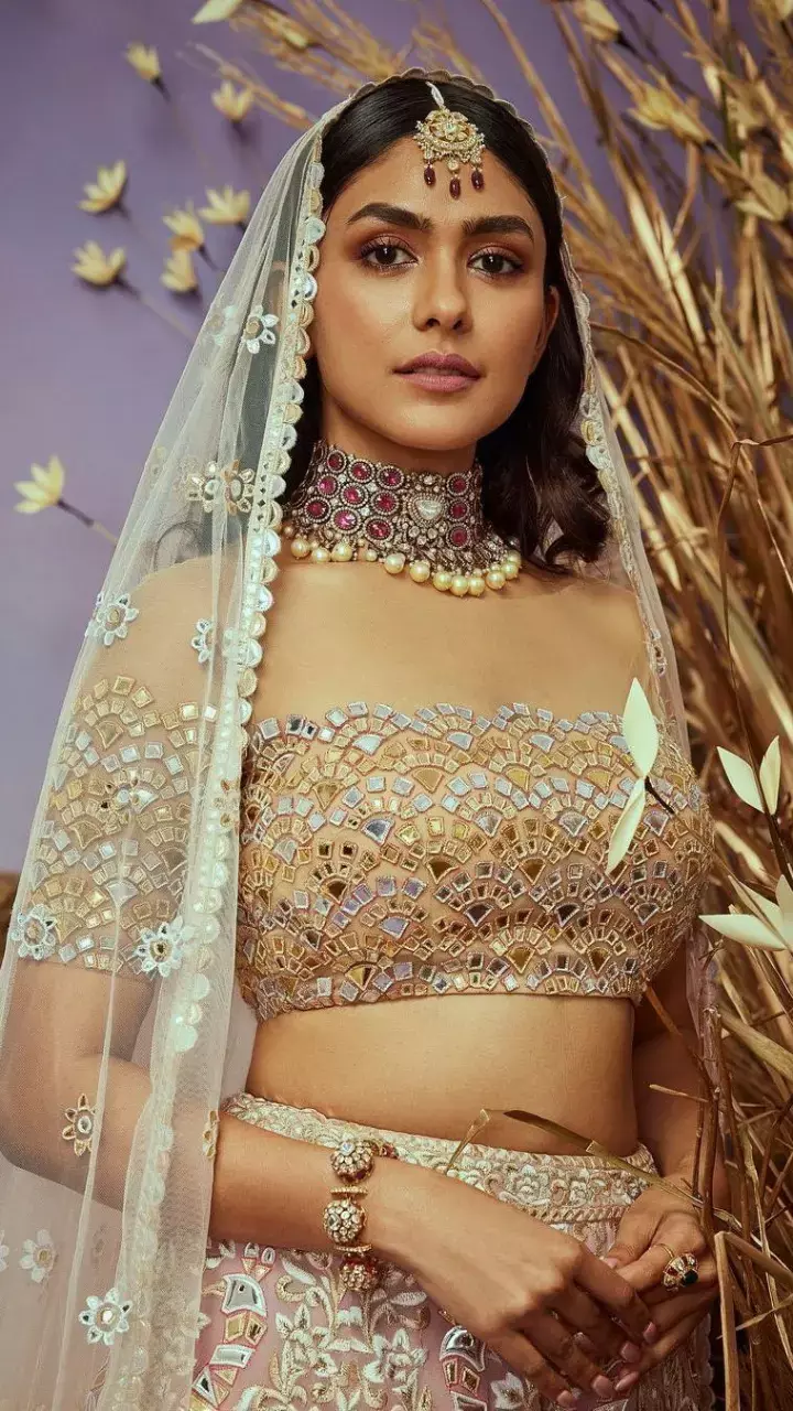 देशभर में फैले लोगों के दिलों पर राज करने वाली मृणाल की छोटी-सी लव स्टोरी: