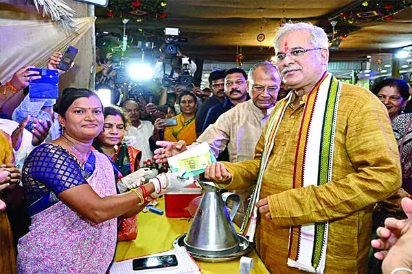 Chattisgarh : गोमूत्र से बदली गांवों की तकदीर