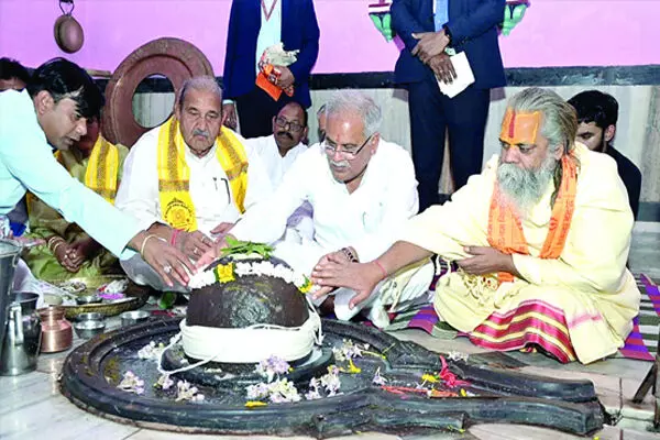 महक उठे आस्था के केंद्र