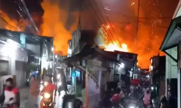 Fire News: सरकारी तेल भंडारण डिपो में लगी भीषण आग, 17 लोगों की दर्दनाक मौत, 50 घायल