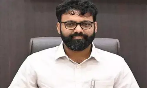 Durg News-8 कर्मचारी सस्पेंड: निगम आयुक्त ने ली बैठक, आदेश के बावजूद भी शामिल नहीं हुए 8 कर्मचारी