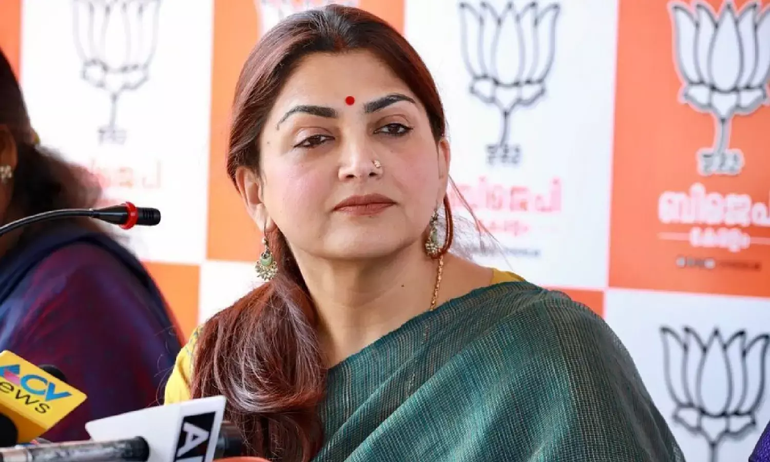 Khushbu Sundar: BJP नेता खुशबु सुन्दर का सनसनीखेज खुलासा, कहा- 8 साल की उम्र में मेरे पिता ने किया था मेरा यौन शोषण, जानिए क्या कहा?