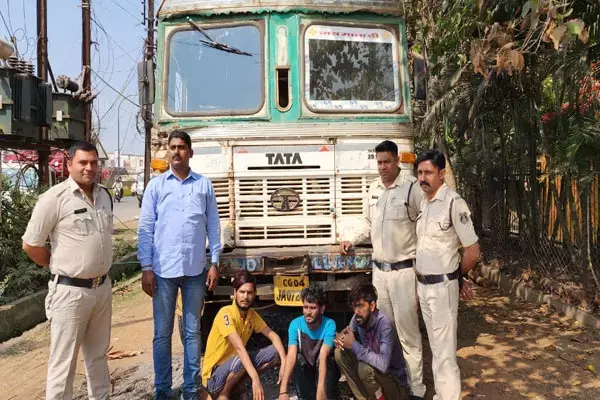 Raipur News: 3 अन्तर्राज्यीय ट्रक चोर गिरफ्तार, पेट्रोल पंप के पास से घटना को दिए थे अंजाम...