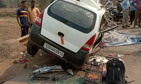 छत्तीसगढ़ में हुए एक्सीडेंट में 6 की मौत... तेज रफ्तार ट्रक ने कार और बाइक को मारी जोरदार टक्कर, 6 की गई जान, 1 गंभीर