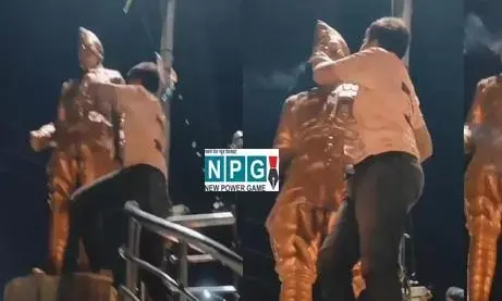 हे राम! नेताजी सुभाष चंद्र बोस की प्रतिमा के पास सिगरेट के कश लगाता पहुंचा नाबालिग, पुलिस ने हिरासत में लिया...