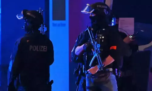 Germany Church Shooting: जर्मनी के हैम्बर्ग में चर्च में अंधाधुंध फायरिंग से मचा हड़कंप, 7 की मौत, देखिए फोटो-वीडियो