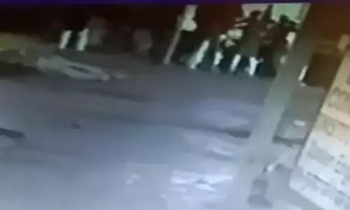 CG News-शरारती तत्वों ने फाड़ा भगवान का पोस्टर, 5 को पुलिस ने किया गिरफ्तार...बाकियों की तलाश जारी...