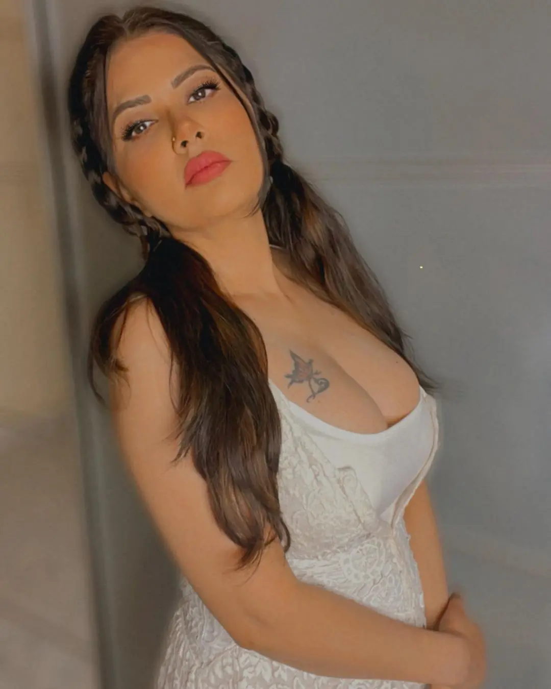 Aabha Paul Hot Photos: Aabha Paul ने मल्टीकलर रिवीलिंग बिकनी पहन गिराई बिजली, एक्ट्रेस की हॉटनेस छुड़ा देगी आपके पसीने