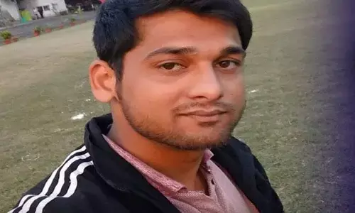 सब इंस्पेक्टर ने पहले पत्नी और बेटे की गला रेतकर की हत्या, फिर खुद भी ट्रेन के आगे कूदकर दे दी जान