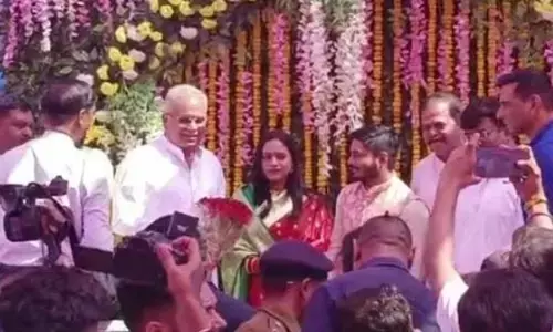 CM पहुंचे बारात में: एनएसयूआई अध्यक्ष नीरज पांडेय की शादी में शामिल हुए सीएम बघेल, वर-वधु को दिया आशीर्वाद...