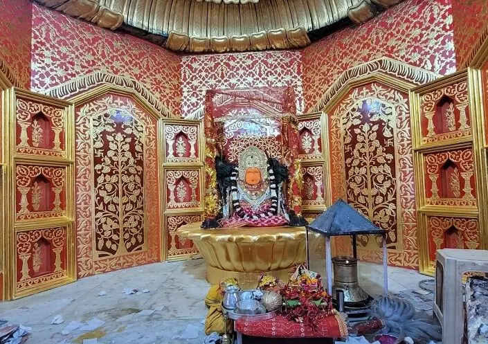 Ma Bamleshwari Trample in Dongargarh: छत्तीसगढ़ के इस मंदिर को सजाया गया 3 किलो सोने से, राजस्थानी शैली में डेकोरेट किया गया मां बम्लेश्वरी का दरबार