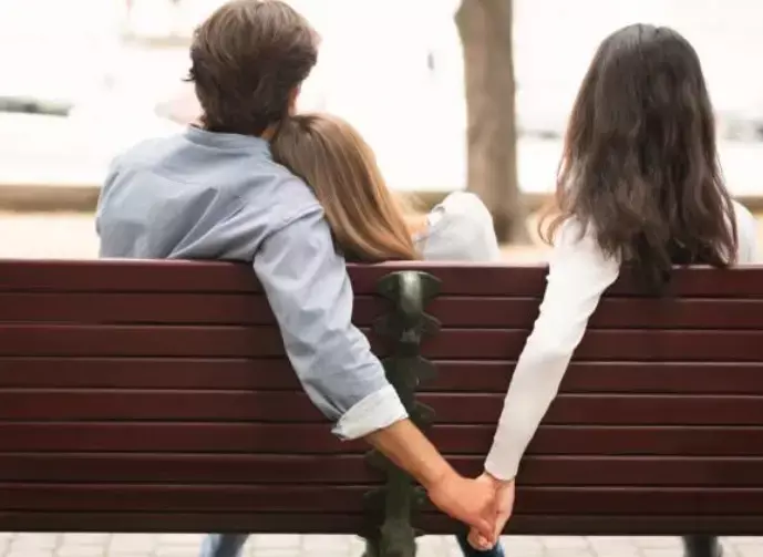 पति का बंटवारा : सॉफ्टवेयर इंजीनियर ने पहली पत्नी के रहते की दूसरे शादी, हफ्ते में 3-3 दिन बताएगा समय, संडे फ्री