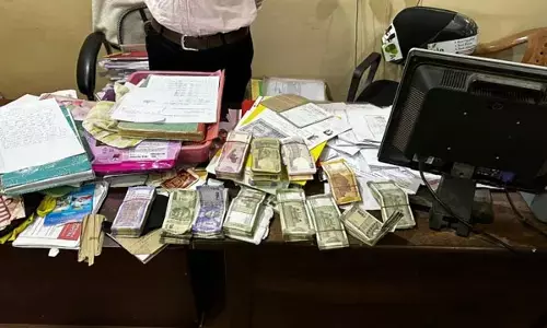 CG पटवारी सस्पेंड: पटवारी के कार्यालय में मिले 5 लाख 26 हजार, SDM ने किया निलंबित...