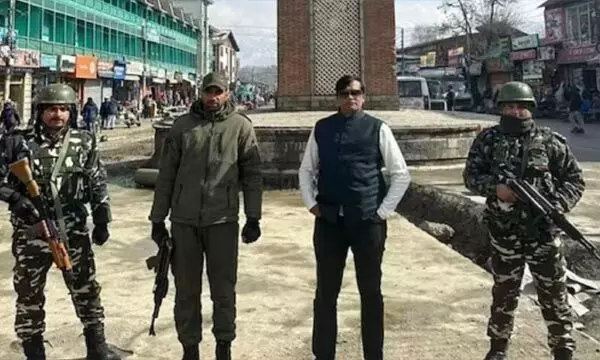 गुजराती ठग  किरण भाई पटेल ने फर्जी PMO अफसर बनकर कश्मीर में सरकारी प्रोटोकॉल के साथ मौज-मस्ती, ऐसे खुली पोल, हुआ गिरफ्तार