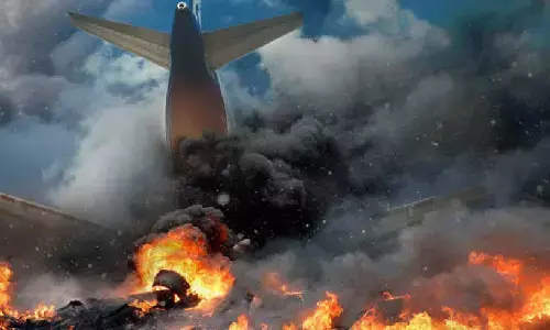 Mexico plane crash: विमान दुर्घटना में चार की मौत, दुर्घटना के कारणों का पता लगाने में जुटी पुलिस