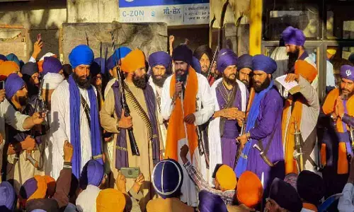 Amritpal Singh Update Today: अमृतपाल सिंह के चाचा और ड्राइवर ने किया सरेंडर, अब तक इतने लोग हुए गिरफ्तार, पुलिस हाई अलर्ट पर