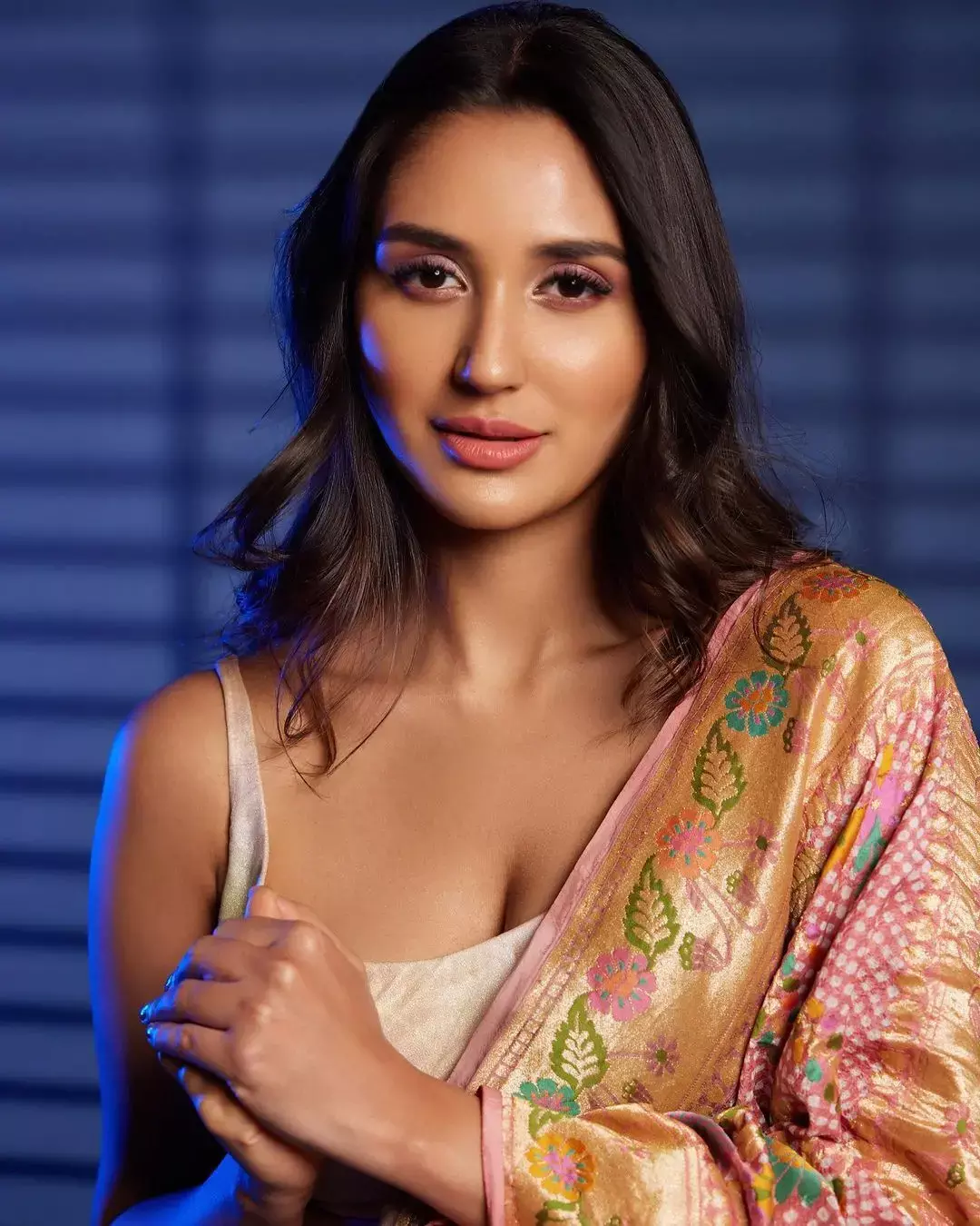 Nikita Dutta Hot Video: हॉट एक्ट्रेस निकिता दत्ता ने Hot ऑउटफिट पहनकर कराया बोल्ड फोटोशूट, सामने आया ये हॉट वीडियो