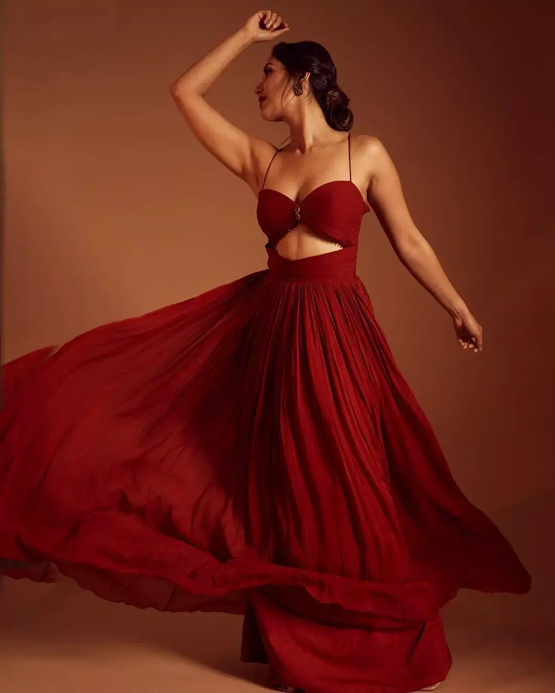 Nikita Dutta Hot Video: हॉट एक्ट्रेस निकिता दत्ता ने Hot ऑउटफिट पहनकर कराया बोल्ड फोटोशूट, सामने आया ये हॉट वीडियो