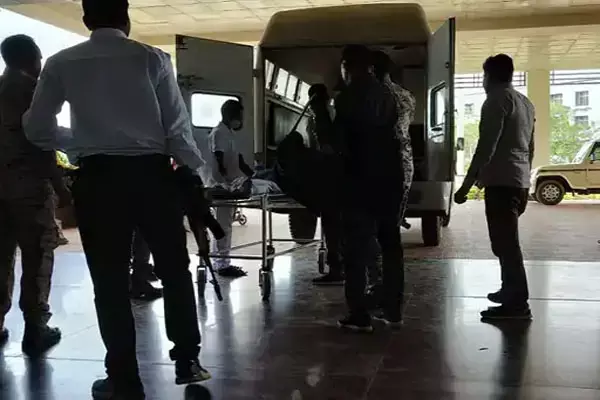 CG News-एक्सीडेंट में दो कांस्टेबल की मौत: साथी जवान को बाइक में लेकर जा रहे थे अस्पताल, तेज रफ्तार पिकअप ने मारी टक्कर, एक गंभीर