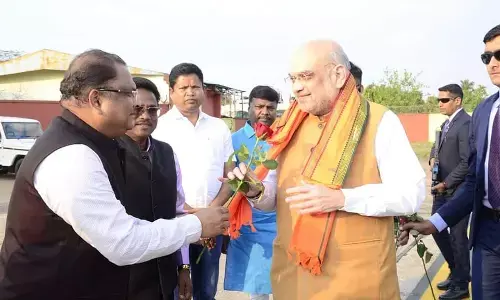 CG में शाह : अमित शाह पहुंचे बस्तर, एंटी नक्सल ऑपरेशन पर अधिकारियों से चर्चा, डीजी बोले – छत्तीसगढ़ से नक्सलियों को खत्म करने की कोशिश