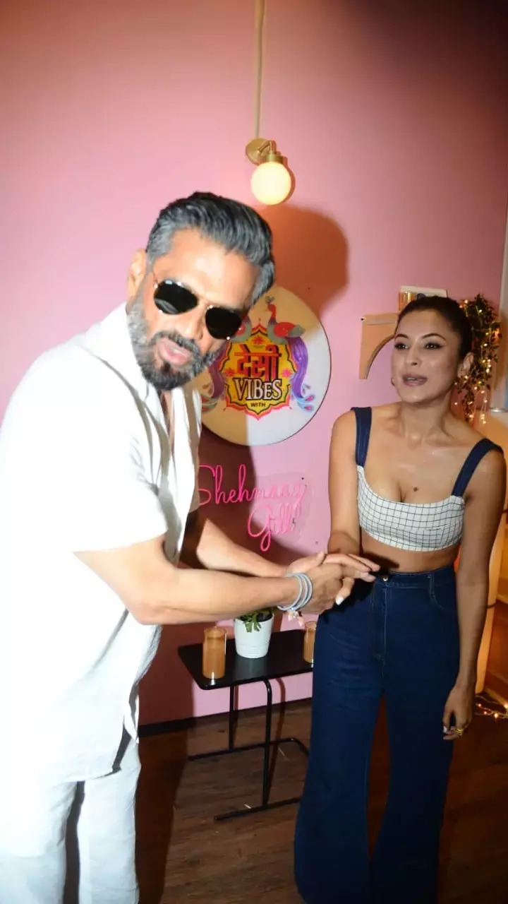 शहनाज गिल को बॉलीवुड अभिनेता सुनील शेट्टी ने 6 दिनों के लिए अपने घर पर आमंत्रित किया
