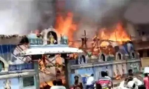 Temple Fire: वेणुगोपाला स्वामी मंदिर में रामनवमी के उत्सव के दौरान लगी आग, रेस्क्यू जारी