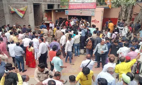 रामनवमी पर बड़ा हादसा: मंदिर में बावड़ी की छत धंसी, हवन कर रहे 25 श्रद्धालु कुएं में गिरे, कमिश्रर कलेक्टर मौके पर