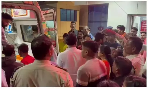 Jagdalpur News: कांग्रेस की मशाल रैली में आग से झुलसे सात कार्यकर्ता, मशाल में आग जलाने के दौरान हादसा, दो गंभीर..