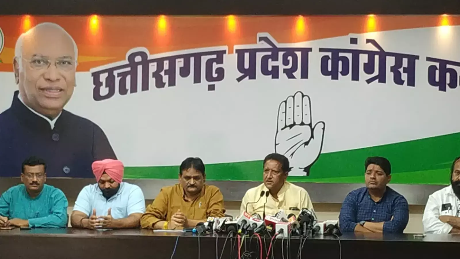 ED का ऑपरेशन कमल : कांग्रेस नेताओं का आरोप – जान-बूझकर टार्गेट किया जा रहा, अफसर भी कह रहे कि कहीं से इंस्ट्रक्शन है