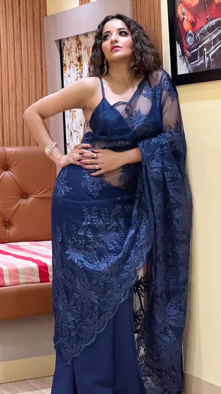 भोजपुरी एक्ट्रेस Monalisa ने साड़ी पहन कर शेयर किया हॉट फोटो, हॉटनेस आपके कर देगी मदहोश