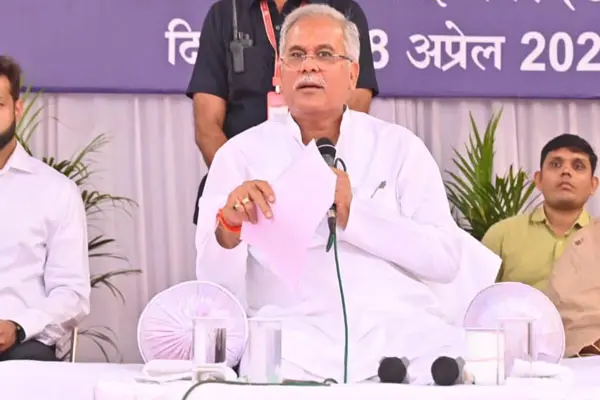 Durg CM Bhupesh bhet mulakat-CM भूपेश की बड़ी घोषणाएं: हाफ बिजली बिल योजना का लाभ दिलाने कैबिनेट की अगली बैठक में लाया जाएगा प्रस्ताव, महिलाओं और युवाओं को मिलेगा रोजगार