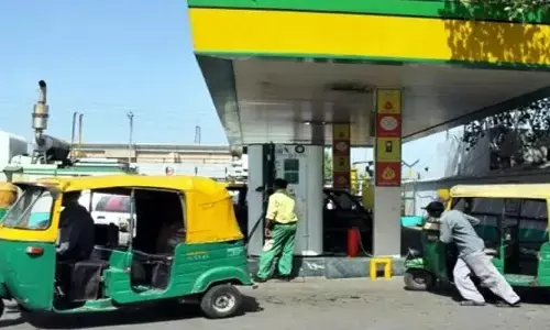 CNG PNG Price in Delhi : दिल्ली सहित कई शहरों में सस्ती हुई सीएनजी-पीएनजी, जानिए कितने कम हो गए हैं रेट