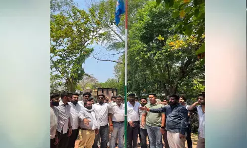 Manendragarh News: गजब कर डाला...सरकारी पोल पर तिरंगा की जगह NSUI ने फहरा दिया अपना झंडा