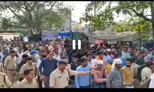 Raipur Police: पुलिस का लाठी चार्ज: डीएड-बीएड प्रशिक्षित बेरोजगारों पर पुलिस ने बरसाई लाठियां, देखिए वीडियो