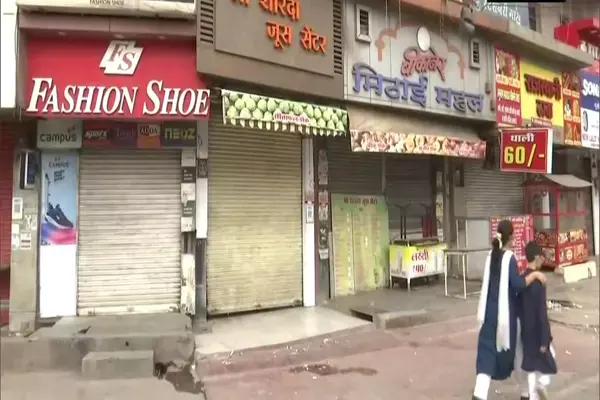 हिंसा के विरोध में छत्तीसगढ़ बंद : राजधानी के प्रमुख बाजार बंद, बसें भी नहीं चल रही; विहिप-बीजेपी कार्यकर्ता निकले बंद कराने