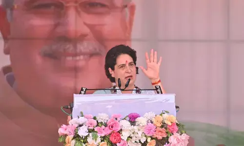 Priyanka Gandhi in Bastar प्रियंका गांधी बोलीं – मेरी दादी कहती थी कि सबसे बढ़िया आदिवासी संस्कृति है, क्योंकि वे प्रकृति का सम्मान करते हैं