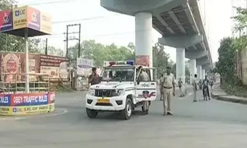 Curfew in Sambalpur संबलपुर में हिंसा के बाद कर्फ्यू : हनुमान जयंती की शोभायात्रा के दौरान दो समुदायों में झड़प, दुकानों में आगजनी, तोड़फोड़
