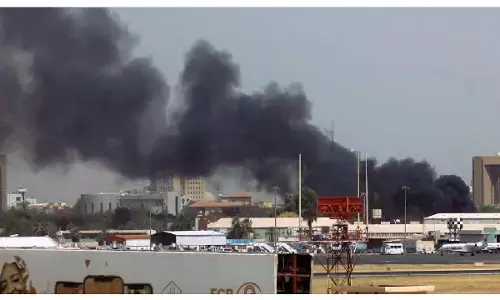 Sudan Civil War : सूडान में सेना और रैपिड फोर्स के बीच शुरू हुई भयानक लड़ाई, भारत सरकार ने जारी की ये एडवाइजरी