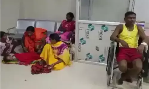 Jagdalpur acid attack:- शादी के बीच मंडप पर बैठे दूल्हा- दुल्हन पर एसिड अटैक, दूल्हा- दुल्हन समेत दस झुलसे