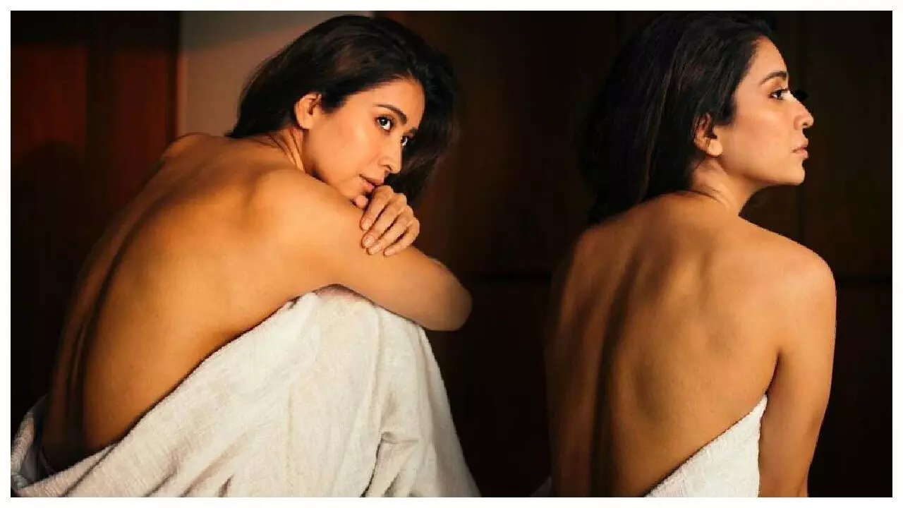 Asha Negi Photoshoot: पवित्र रिश्ता फेम की इस एक्ट्रेस ने बेडरूम में कराया ऐसा फोटोशूट, यूजर ने कहा- फायर ब्रिगेड बुलाओ... Asha Negi Photoshoot: पवित्र रिश्ता फेम की इस एक्ट्रेस ने बेडरूम में कराया ऐसा फोटोशूट, यूजर ने कहा- फायर ब्रिगेड बुलाओ...