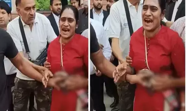 Saket Court Firing: कोर्ट परिसर में चली गोली, आरोपी ने महिला के उपर ताबड़तोड़ की फायरिंग, चार गोली लगी, गंभीर हालत में कराया गया भर्ती