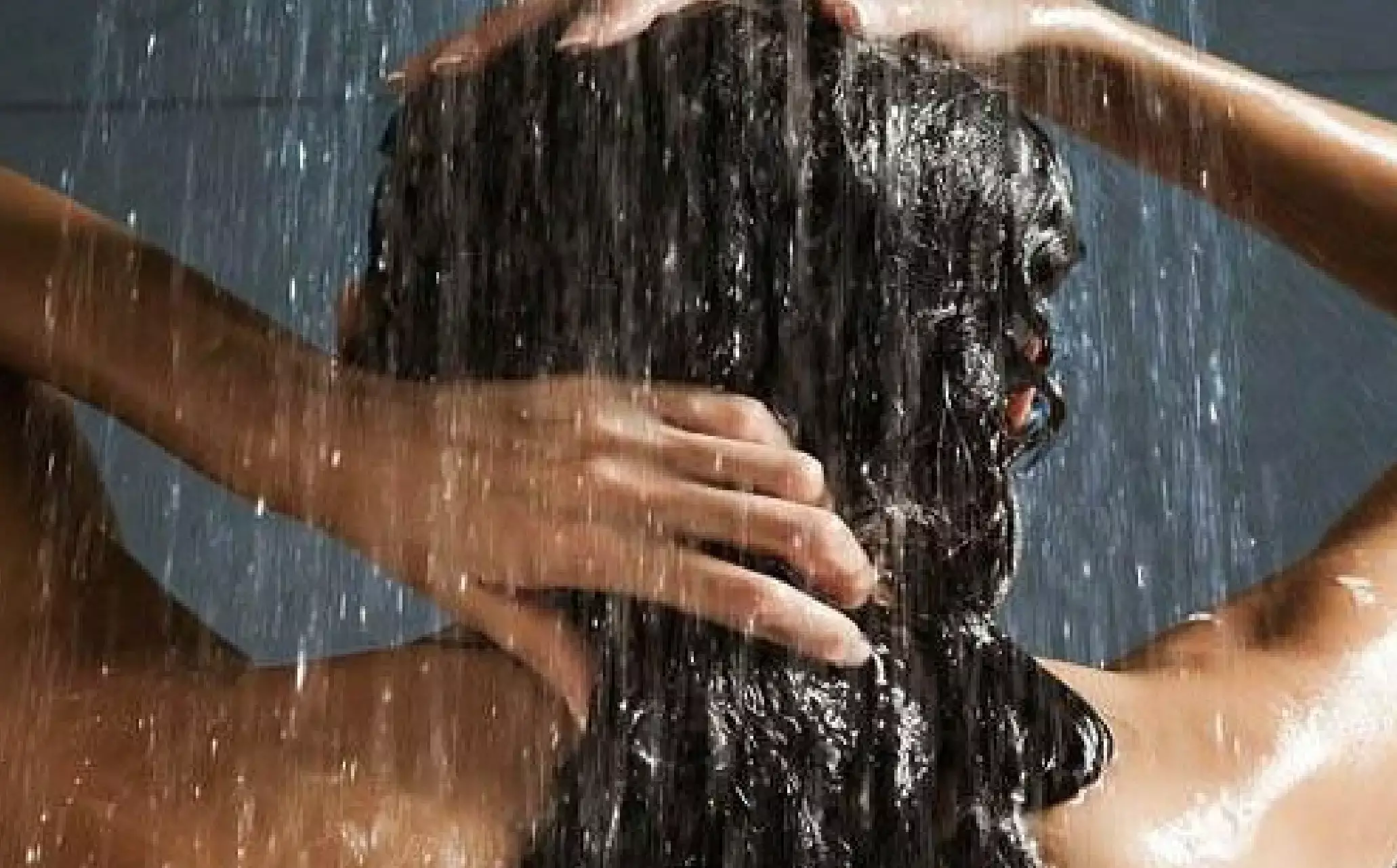 पति ने बनाया पत्नी का नहाते हुए वीडियो, दहेज के दो करोड़ रुपये मांगने के लिए की ये शर्मनाक हरकत…