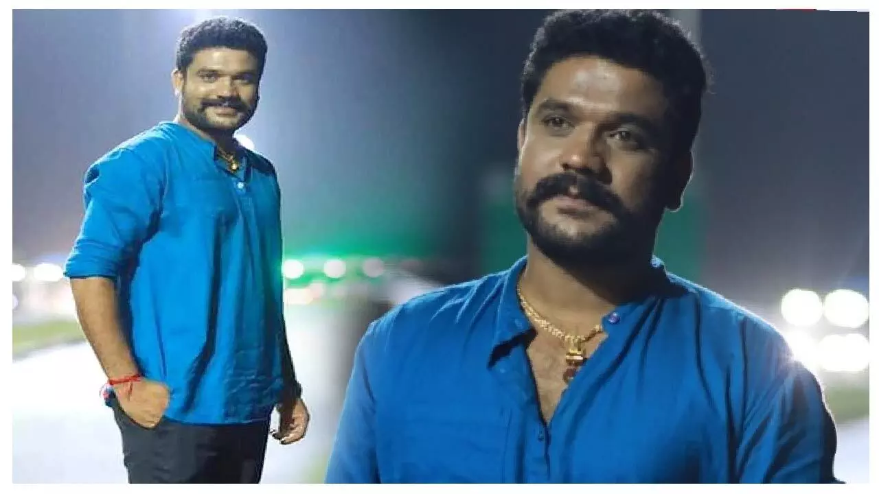 घर पर मिली इस मशहूर एक्टर की लाश: 35 साल की उम्र में की आत्महत्या, इंडस्ट्री में छाई शोक की लहर... घर पर मिली इस मशहूर एक्टर की लाश: 35 साल की उम्र में की आत्महत्या, इंडस्ट्री में छाई शोक की लहर...