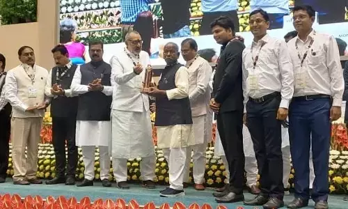 CG को दो और पुरस्कार : छत्तीसगढ़ की दो पंचायतों को मिला राष्ट्रीय पंचायत पुरस्कार, गरीबी उन्मूलन और स्वस्थ पंचायत थीम पर मिला सम्मान