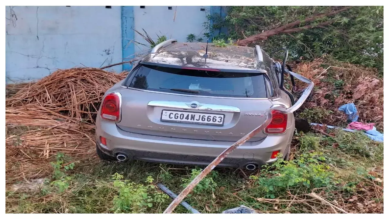 Raipur Accident News: शराबी कार चालक ने ऑटो को मारी ठोकर, फिर बस से उतरे यात्री को ठोका, हुई मौत...