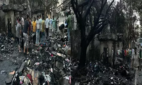 Sarojini Nagar Market Fire: सरोजिनी नगर मार्केट में लगी आग, करोड़ों का हुआ नुकसान, दमकलकर्मी मौके पर मौजूद