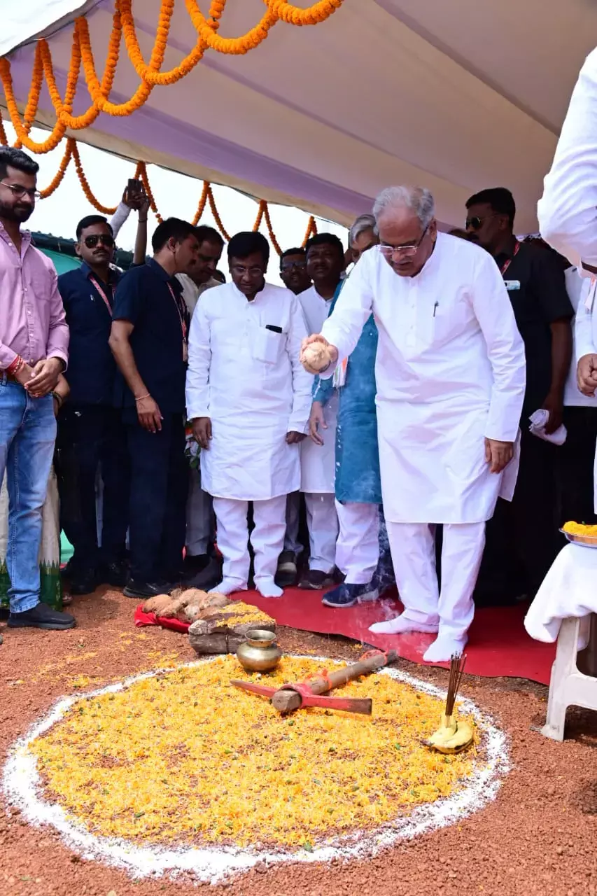 CG Jobs News राजधानी में खुलेगी एक हजार सीटर गारमेंट फैक्ट्री, एक हजार महिलाओं को मिलेगी नौकरी