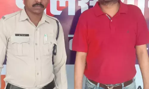 CG सरकारी ठेकेदार गिरफ्तार : LED लाइट और सोलर एनर्जी का काम दिलाने के नाम पर 4.39 करोड़ की ठगी करने वाला ठेकेदार पुलिस के फंदे में